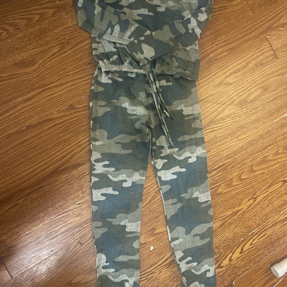 Girls Camo Print Jogger Set